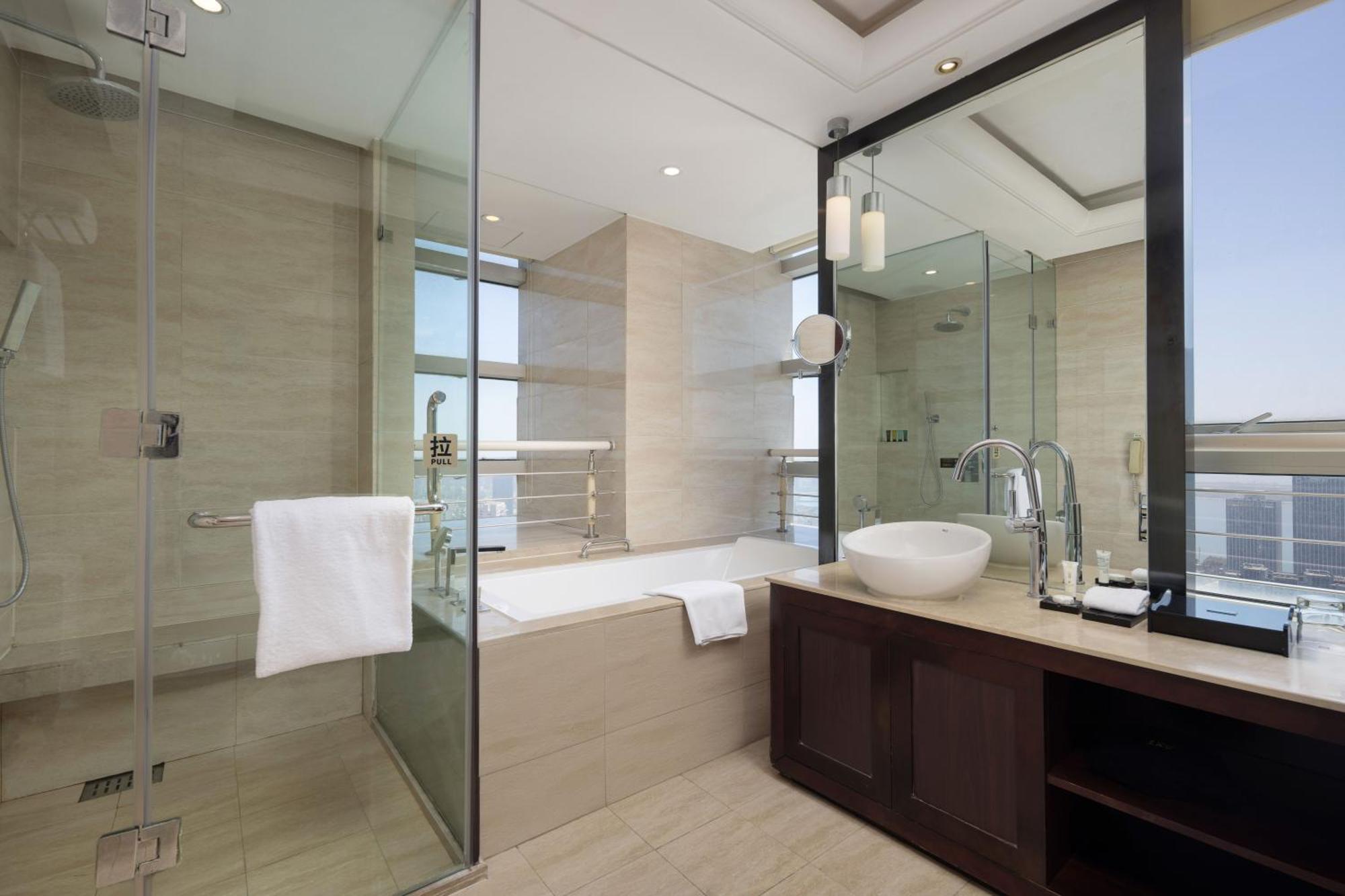 New Century Hotel Циндао Экстерьер фото