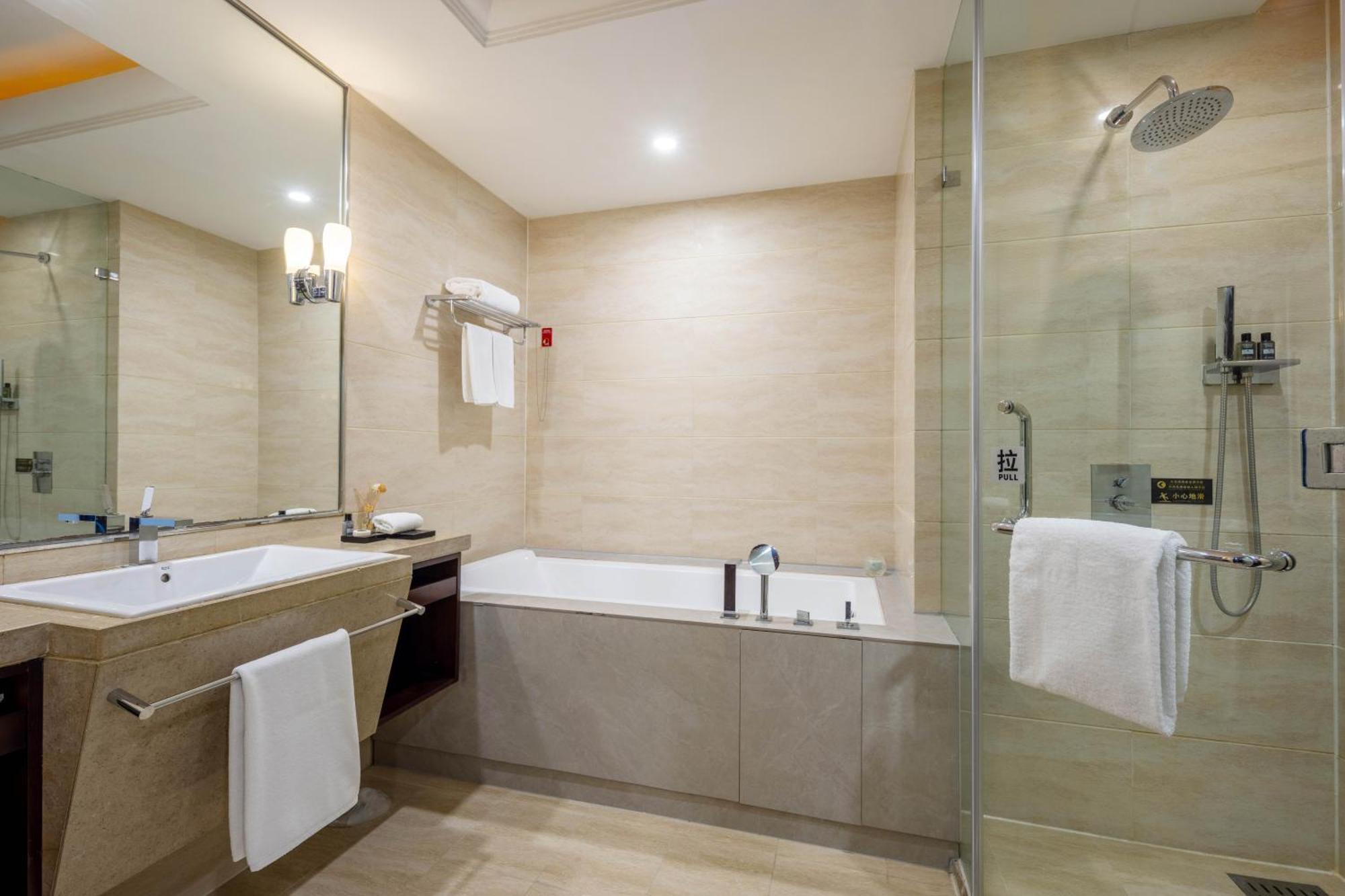 New Century Hotel Циндао Экстерьер фото