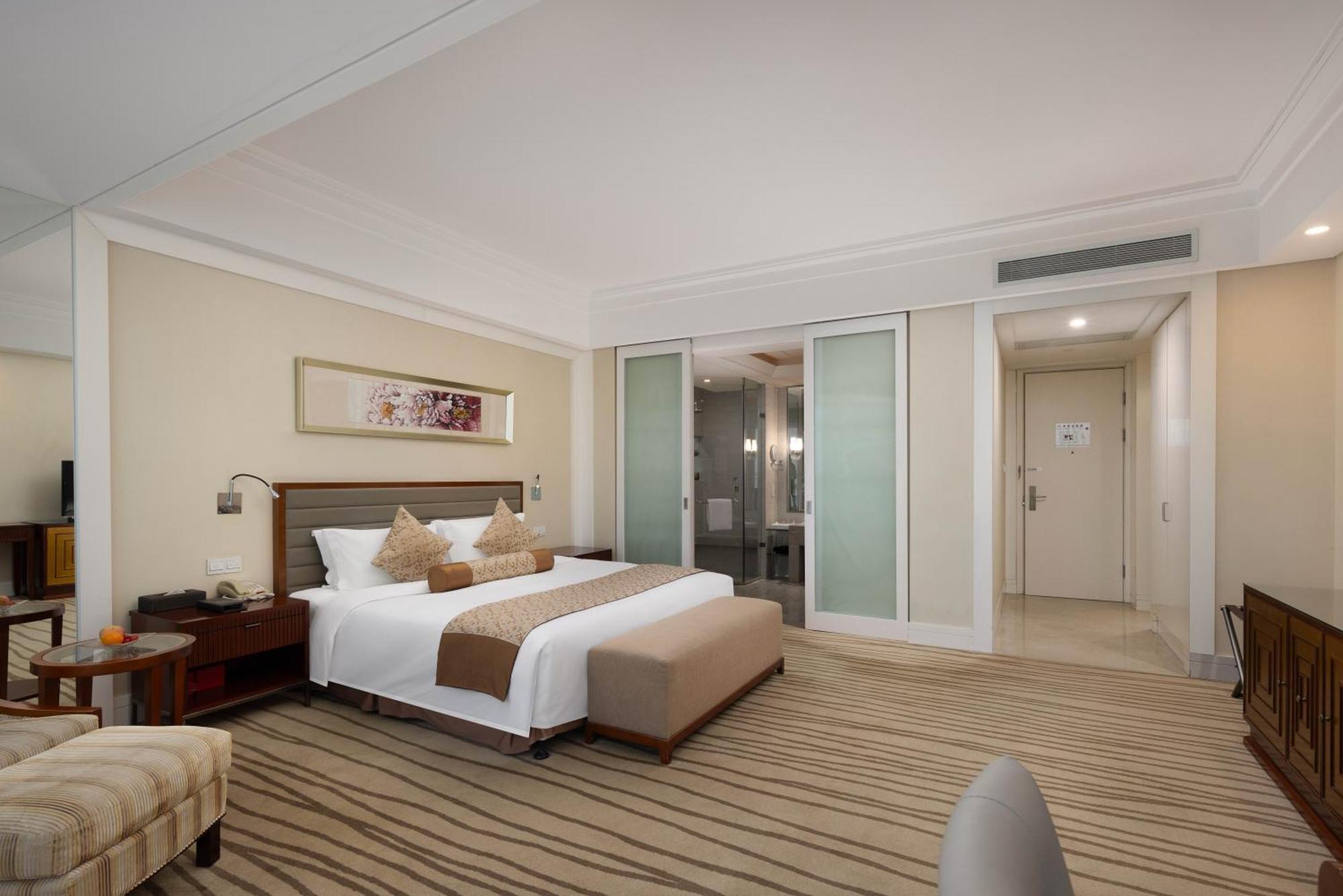 New Century Hotel Циндао Экстерьер фото
